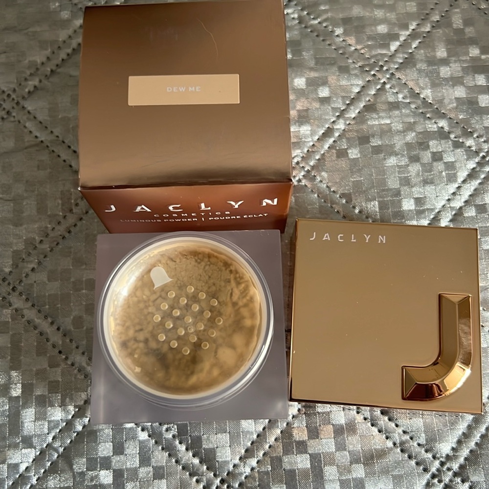 Jaclyn Cosmetics “Dew Me” Luminous Powder